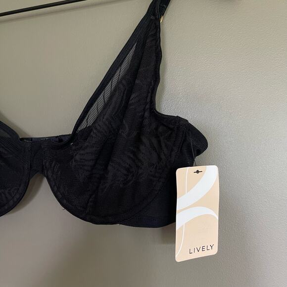 NWT LIVELY The Smooth Lace Plunge Bra In Jet Black Sz 38B Underwire Comfortable - Picture 7 of 15
